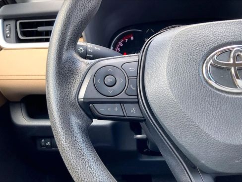 Certified 2025 Toyota RAV4 XLE FWD image 23