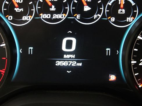 Used 2018 Chevrolet Camaro SS RWD image 33