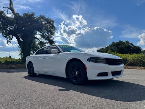 Used 2021 Dodge Charger SXT w/ Leather Interior Group image 7