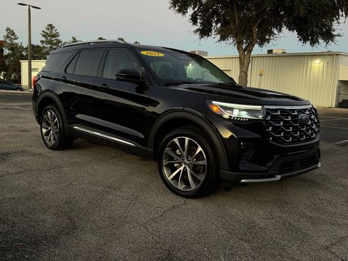 Used 2025 Ford Explorer Platinum w/ Ultimate Package image 11