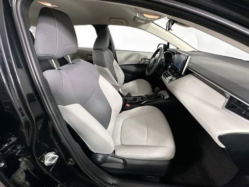 Used 2021 Toyota Corolla LE FWD image 26