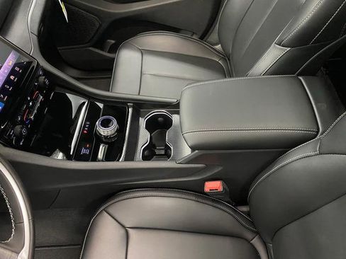 New 2025 Jeep Grand Cherokee L Limited w/ Black Appearance Package image 21