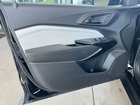 Used 2025 Chevrolet Trax LT image 20