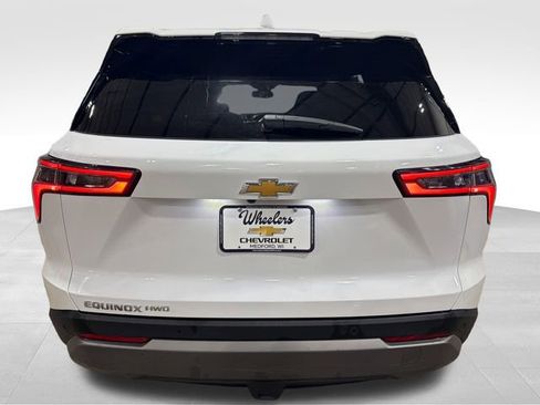 Used 2026 Chevrolet Equinox LT w/ Convenience Package II AWD/4WD image 4