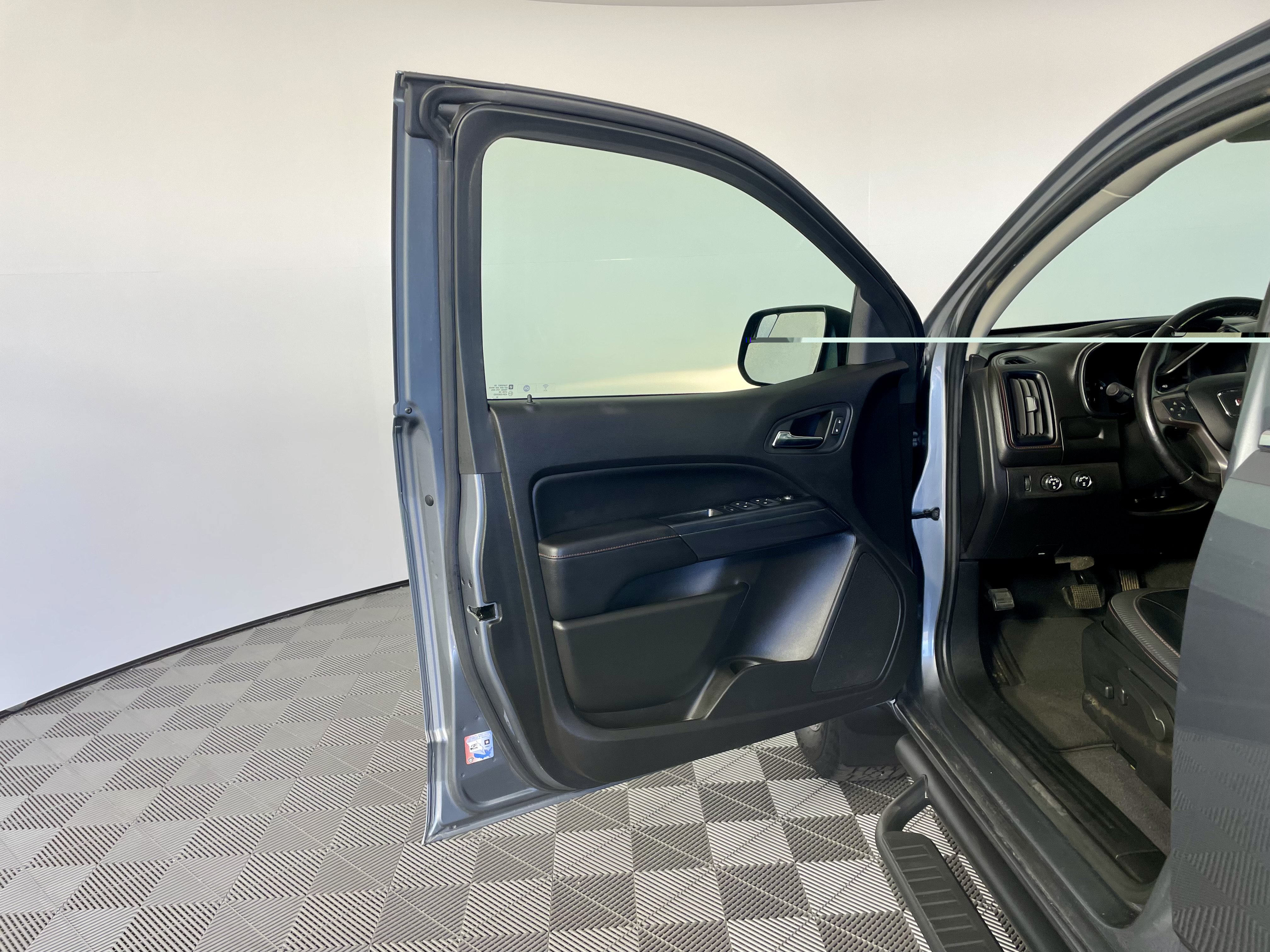 Used 2019 GMC Canyon All Terrain w/ Trailering Package AWD/4WD image 10