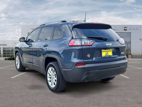 Used 2020 Jeep Cherokee Latitude FWD image 3