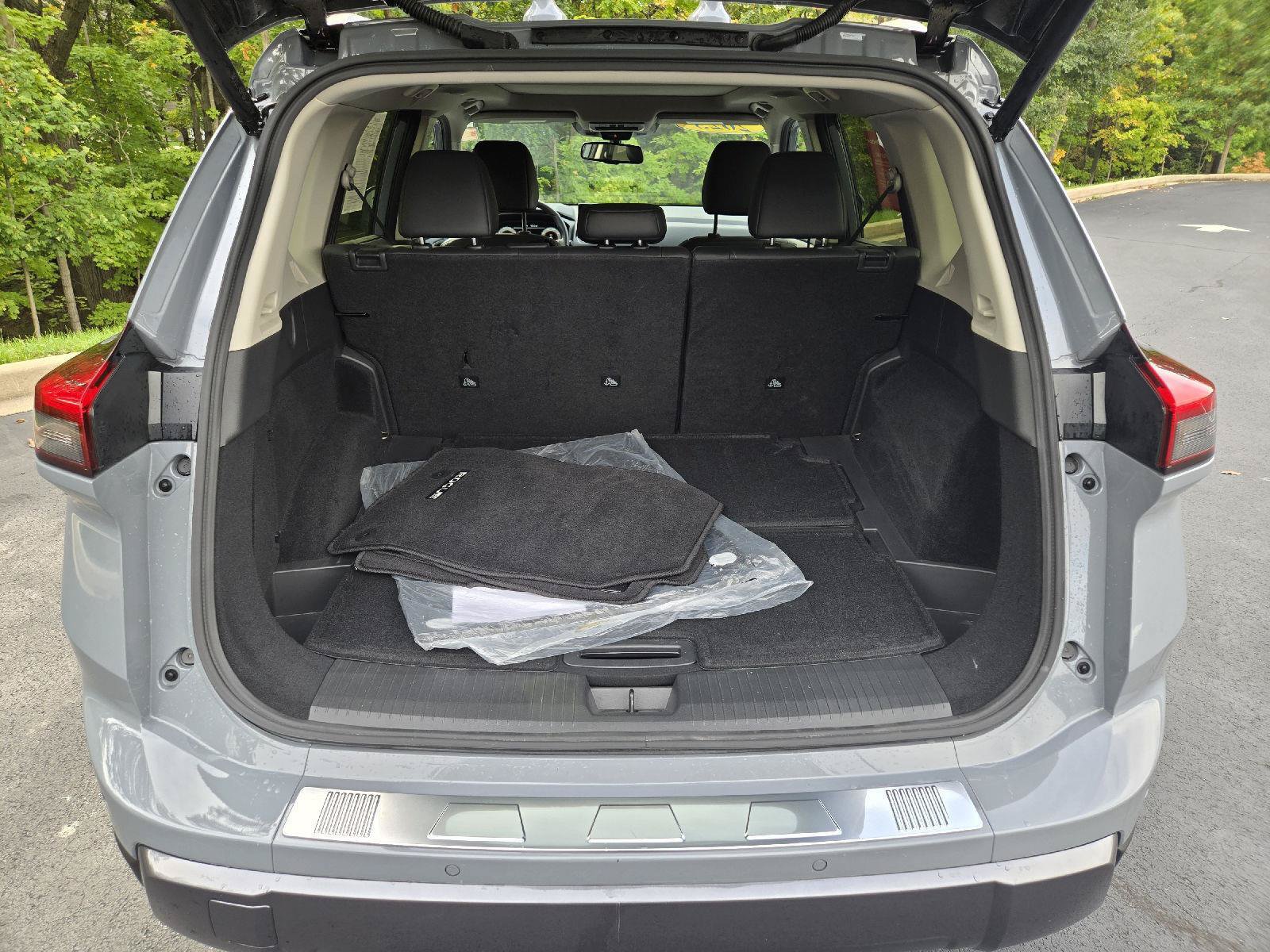 Certified 2025 Nissan Rogue SL w/ Tech Package AWD/4WD image 9