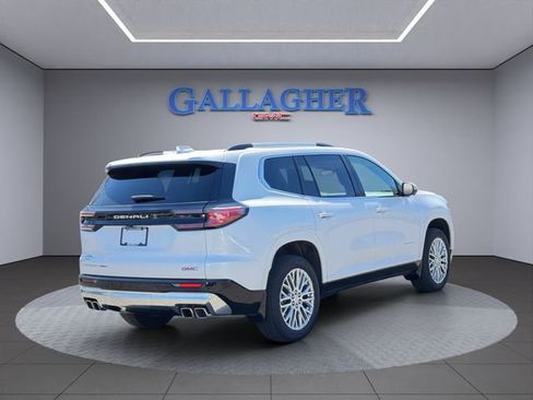 Used 2024 GMC Acadia Denali AWD/4WD image 4
