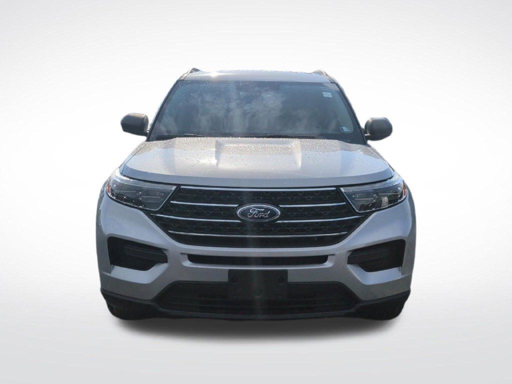 Certified 2020 Ford Explorer XLT w/ Comfort Package AWD/4WD image 11
