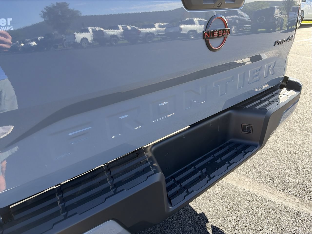 Used 2024 Nissan Frontier PRO-4X AWD/4WD image 11
