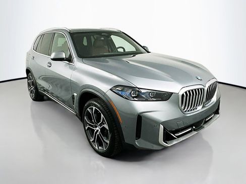 Used 2026 BMW X5 sDrive40i w/ Premium Package image 3