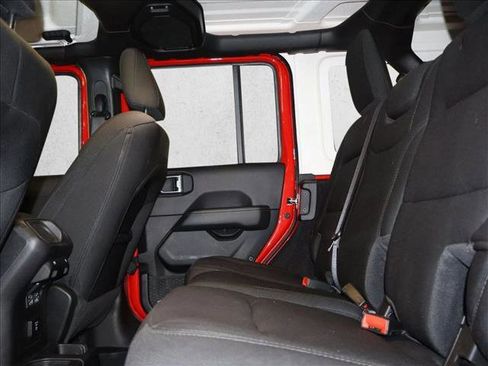 Used 2021 Jeep Wrangler Unlimited Sahara w/ Uconnect 4C Nav & Sound Group AWD/4WD image 24