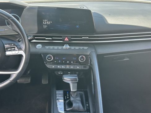 Used 2024 Hyundai Elantra Limited FWD image 16