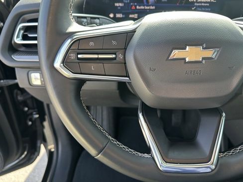 Used 2025 Chevrolet Traverse LT image 5