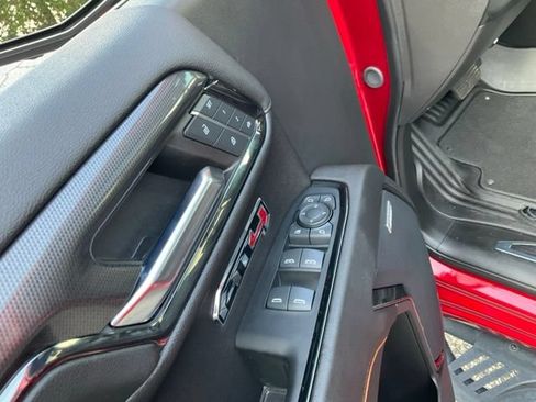 Used 2024 GMC Sierra 1500 AT4 w/ Technology Package AWD/4WD image 8