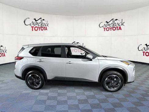 Used 2025 Nissan Rogue SV AWD/4WD image 9