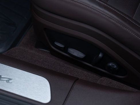 Certified 2024 Porsche Panamera image 15