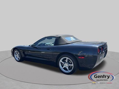 Used 2002 Chevrolet Corvette Convertible w/ Preferred Equipment Group2 RWD image 3
