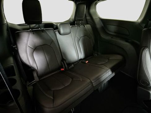 New 2026 Chrysler Pacifica Select image 26