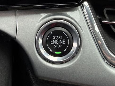 Used 2025 Chevrolet Trax LT FWD image 20