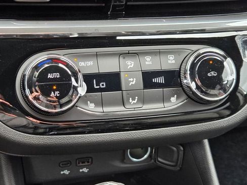 New 2026 Buick Envista Sport Touring image 18