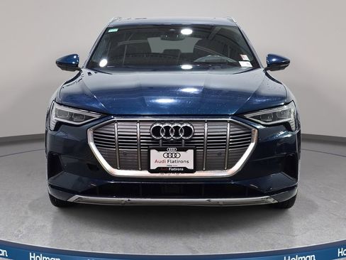 Used 2019 Audi e-tron Prestige w/ Prestige Package AWD/4WD image 3