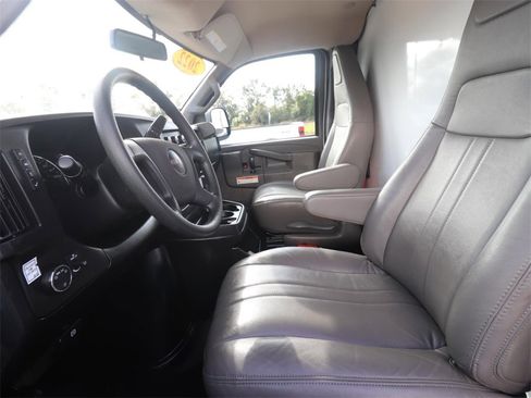 Used 2022 GMC Savana 3500 w/ Power Convenience Package image 2
