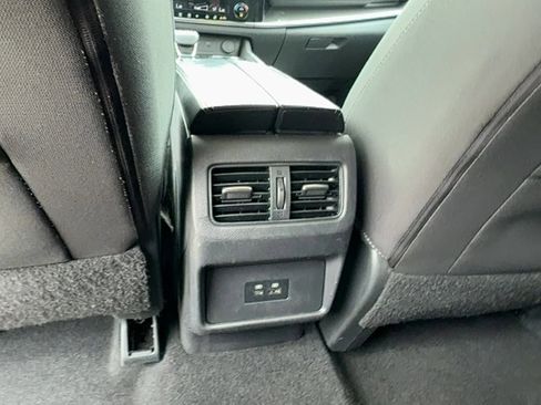 Used 2021 Nissan Rogue SV image 16