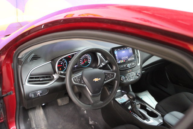 Used 2023 Chevrolet Malibu LT FWD image 14