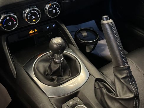 Used 2021 MAZDA MX-5 Miata Grand Touring RWD image 15