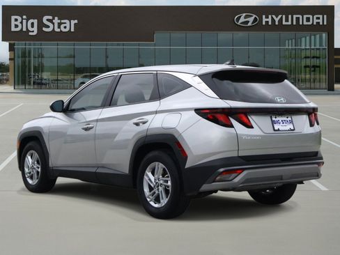 Used 2026 Hyundai Tucson SE FWD image 3