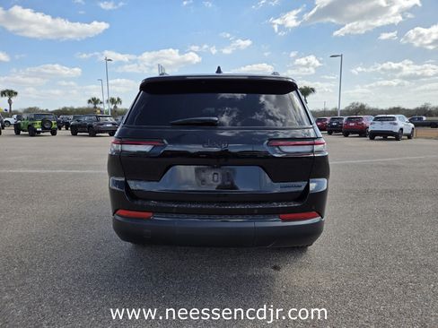 Used 2024 Jeep Grand Cherokee L Limited w/ Black Appearance Package image 6