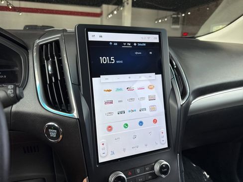 Used 2022 Ford Edge Titanium w/ Equipment Group 301A image 5