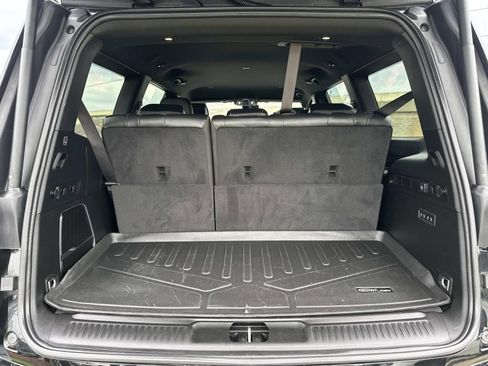 Used 2023 Jeep Wagoneer Series II w/ Flexible Seating Group AWD/4WD image 8