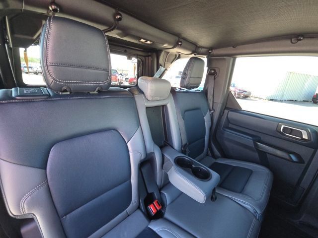 Certified 2024 Ford Bronco Outer Banks w/ Sasquatch Package AWD/4WD image 17