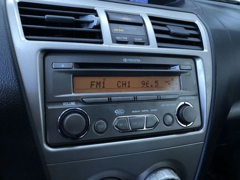 Used 2012 Toyota Yaris Sedan image 17