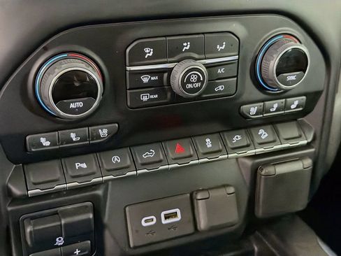Used 2022 Chevrolet Silverado 1500 LTZ AWD/4WD image 17