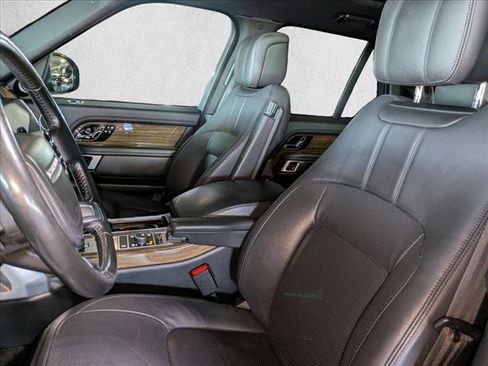 Used 2018 Land Rover Range Rover HSE image 19