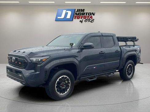 Used 2025 Toyota Tacoma TRD Off-Road AWD/4WD image 1