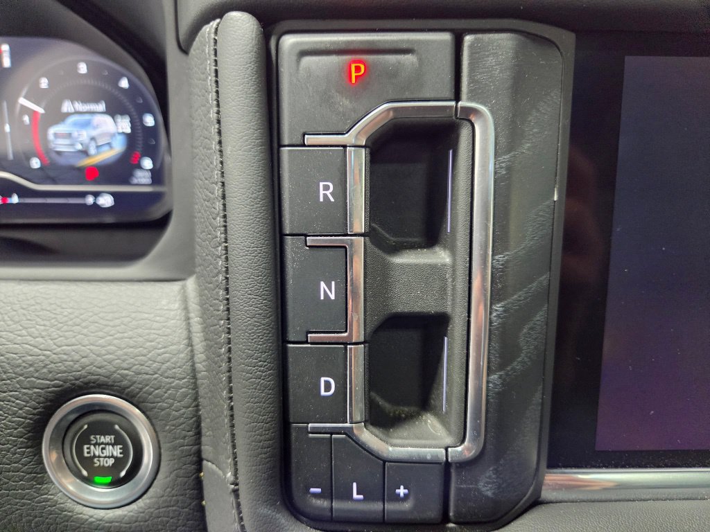 Used 2022 GMC Yukon XL Denali AWD/4WD image 39