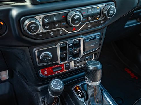 Used 2021 Jeep Gladiator Mojave AWD/4WD image 28