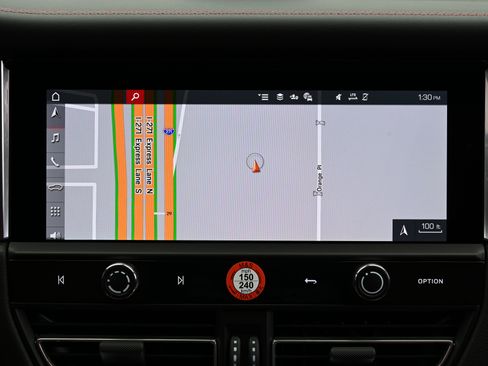 Used 2025 Porsche Macan image 43