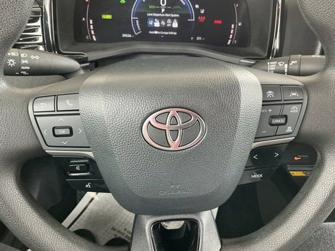 Used 2025 Toyota Camry LE FWD image 27