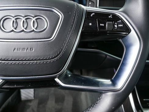 Used 2022 Audi A8 L 3.0T image 11
