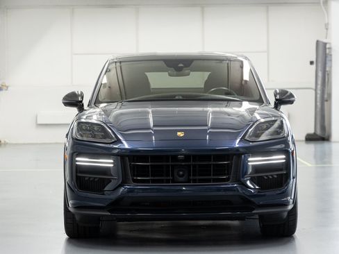 Used 2024 Porsche Cayenne Turbo GT AWD/4WD image 7