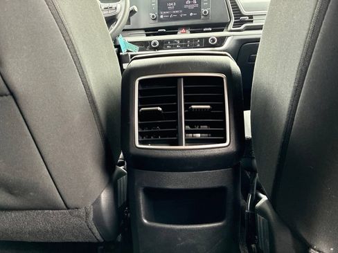 Used 2023 Kia Sportage LX AWD/4WD image 44