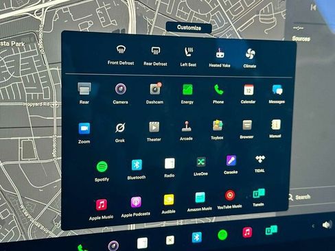 Used 2022 Tesla Model X image 26