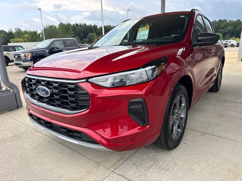 Certified 2024 Ford Escape ST-Line w/ Tech Pack #1 AWD/4WD image 3