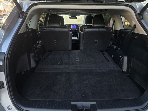 Certified 2024 Toyota Highlander XLE image 26