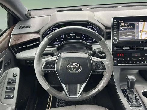 Used 2019 Toyota Avalon Limited image 29